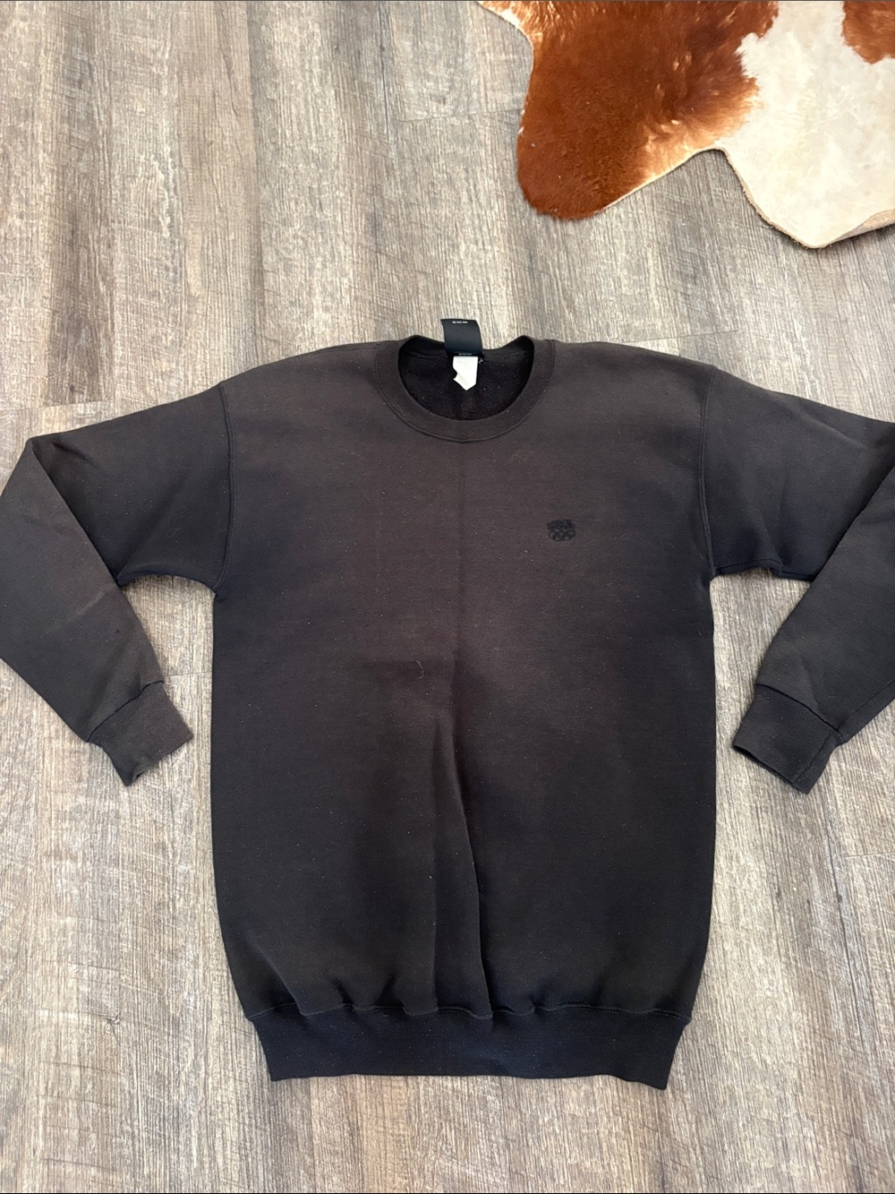 USA Olympics vintage Black Crewneck Sweater with Subtle Chest Emblem